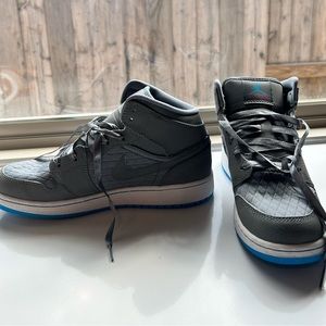Girls 2011 Nike Air Jordan I 1 Phat Cool Grey GS 454659-009 sz 6Y